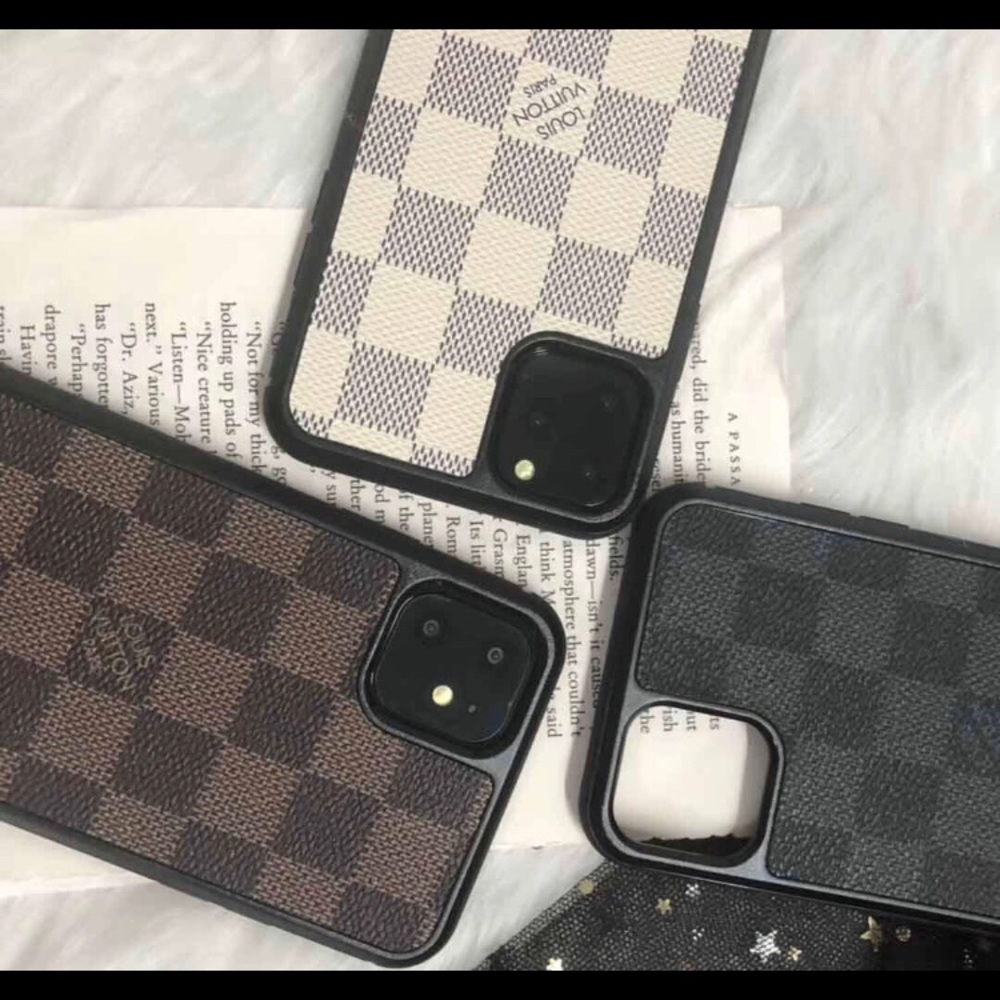 Louis cutting black damier iPhone 11 Pro Max case